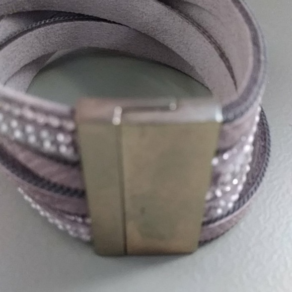 Bracelets - Picture 12 of 12